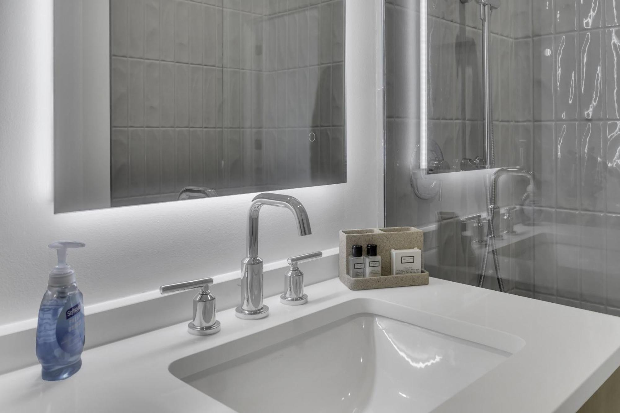 Logan Circle Furnished Apartment Apts ワシントン エクステリア 写真